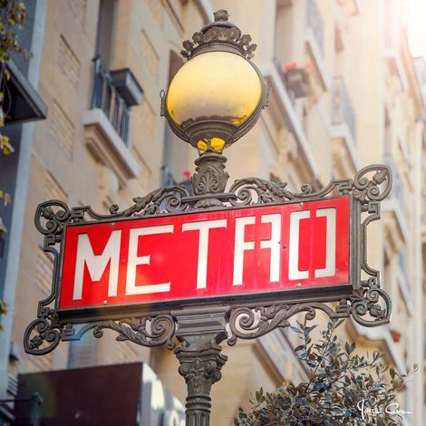 Tableau sur verre métro de Paris 45x45 cm - Impression sur Verre - Image HD  imprimée sur Verre - Tableau mural décoratif en verre - Finition Brillante - Fabriqué en France (1/5)