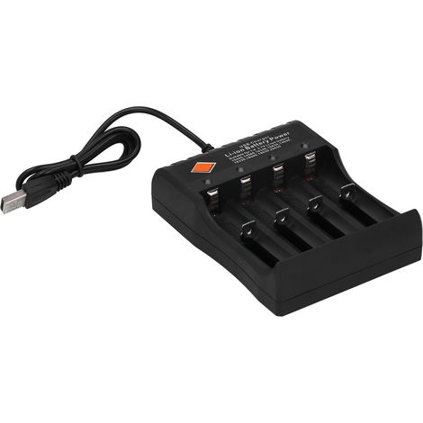 Le compartiment à piles contient des piles rechargeables et est livré avec un chargeur USB à 4 ports (DC 4,2 V). (1/5)