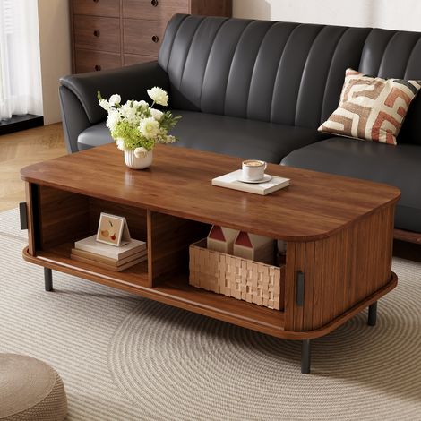 Table basse rectangulaire 120x55 cm avec 2 portes coulissantes à lames verticales et grand rangement, MDF et panneaux de particules, Effet noyer (1/5)
