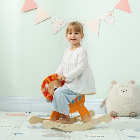 Cheval à bascule pour enfants. lion jouet à bascule bébé en bois avec guidon et base stable. 59 x 27 x 43 cm. orange