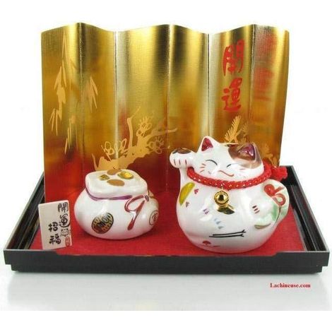 Ensemble Maneki Neko - Déco Japonaise - Le Chat Porte-Bonheur Japonais et Son Sac de Fortune - Porcelaine - Ambiance du Japon - Idée Cadeau Déco Japon Asie (1/3)