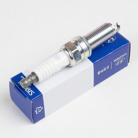 18851-11070 is suitable for Hyundai, Kia, Sorento, K9, Genesis, and DILKR7A11 spark plugs. (1/4)
