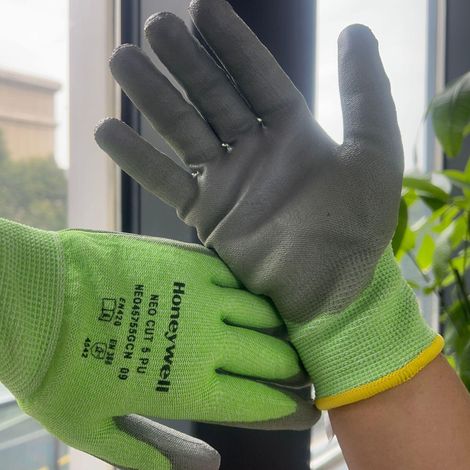 Gants de jardinage anti-coupure, gants de protection résistants, gants de travail robustes, protège-mains pour jardin, lot de jardinage, matériau durable, usage extérieur. (1/5)
