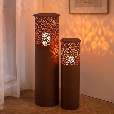 Bougeoir Grande Extérieur pour Jardin: 80/60,5 cm Lampadaires Colonne Rouillé avec 21cm Piquet pour Decoration Terrasse Entrée Salon - 2 Pcs Lanternes en Métal pour Bougies Piliers (1/5)