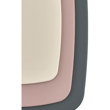 Set aus 3 quadratischen Schneidebrettern aus Polypropylen (PP) mit ergonomischen und sicheren Griffen. Multifunktional, ideal für Küche und Haushalt. Modell 1. (1/4)