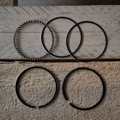 Segment de piston EH12 Robin EH12 EH12-2D 60 mm, segment de piston de taille standard, assure l'étanchéité des gaz de combustion. (1/3)