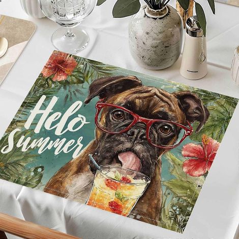 Lot de 4 sets de table/dessous-verres/nappes en polyester imprimés à plat avec un carlin buvant, parfaits pour les repas de famille et de fêtes. (1/5)