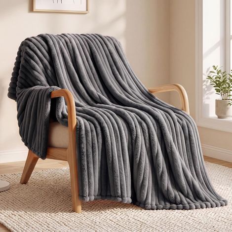 WOLTU Couverture en Flanelle Côtelée, 230x270 cm, Plaid Polaire, 350 g/m², Gris foncé (1/5)