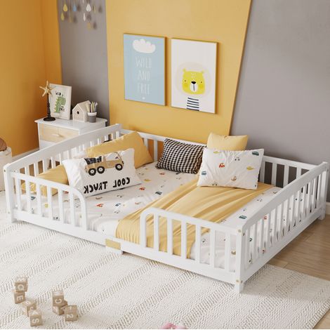 Letto a pavimento con sponde in pino 140x200 cm OKMYHOME (1/5)