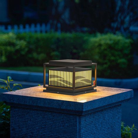 Lampe solaire pour pilier 28 × 28 × 22 cm, lanterne de portail LED à double alimentation solaire et électrique, lumière chaude, 220 V, en acier galvanisé et imitation pierre, pour villa, jardin, cour (1/5)