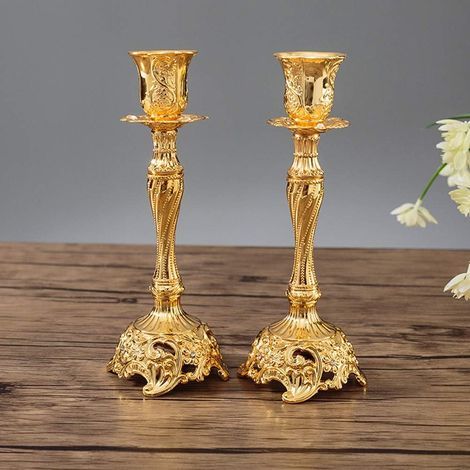 Goldenes Set aus 2 goldenen Metallkerzenständern, Vintage-Tischdekoration für Hochzeiten (1/5)