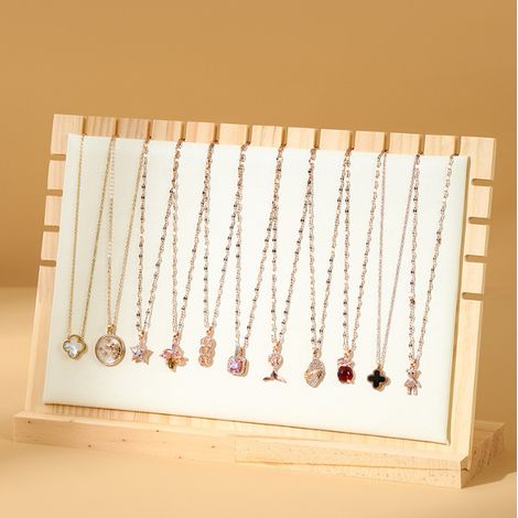 Présentoir à colliers en bambou – Organisateur de bijoux en chaîne, support à bijoux respectueux de l'environnement pour la maison et le magasin (velours beige) (1/5)