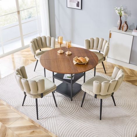 Ensemble table et chaises. Table à manger ronde 107 cm aspect noyer avec double niveau de rangement + 4 chaises de salle à manger en tissu marron clair avec dossier en forme de fleur – idéal pour les 