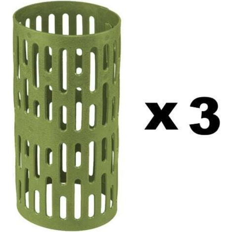 Un ensemble de 3 manchons de protection verts pour troncs d'arbres (1/3)