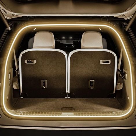 Tira de LED para maletero: dinámica y universal con sensor automático, iluminación ambiental para coche, sedán, SUV y camión, blanco cálido, 4 m. (1/5)