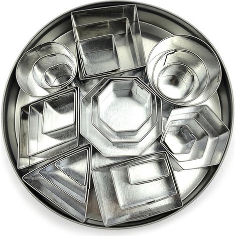 Emporte-pièces inox 24 pièces, moule à biscuits et cookie, ustensile de pâtisserie, cadeau idéal pour passionnés, silicone de moulage (1/5)