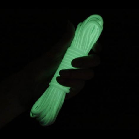 Cordon de parachute lumineux vert à 9 brins, idéal pour la survie en extérieur et la vision nocturne. (1/5)