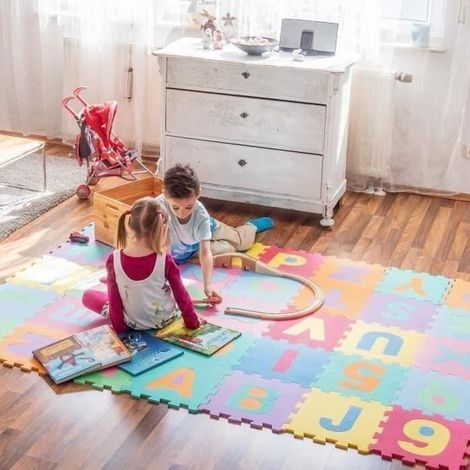 Wyctin – Tapis mousse bébé 32 pièces – Environnement EVA – Motifs alphabets et chiffres – Grand espace de jeu – Doux et durable