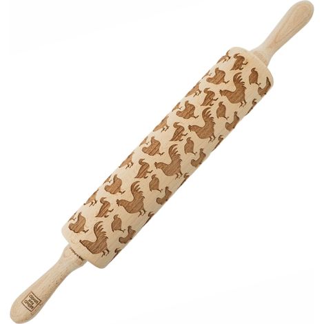 Mattarello in legno MoodForWood, inciso, 43 cm con manici, perfetto per la cottura al forno - Motivo a pollame (1/5)