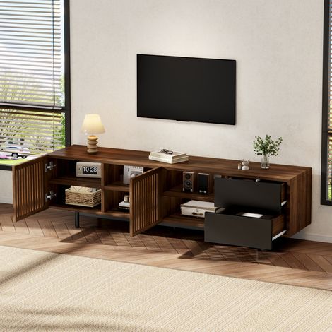 Mobile porta TV da 160 cm, mobile TV in legno MDF con ante a doghe, cassetti e vani a giorno, mobile basso per TV in noce e nero per soggiorno (1/5)