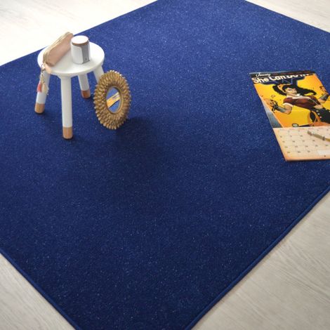 Décoweb – Tapis enfant pailleté bleu marine 70 x 100 cm – Antistatique – Compatible chauffage au sol – Épaisseur 6 mm – Dossier Action Back (1/5)