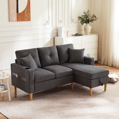 Canapé d'angle — 3 places (avec méridienne), doté d'un espace de rangement et de porte-gobelets intégrés  inclut 2 coussins décoratifs  convient aux salons, bureaux, appartements et environnements sim