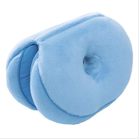 Ideale per sostenere le gambe, questo cuscino a forma di cuneo presenta un design ergonomico che distribuisce efficacemente il peso. È inoltre dotato di una federa lavabile e traspirante per un suppor