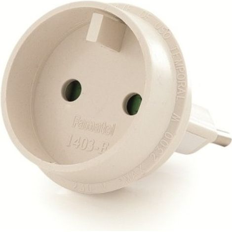 Adaptador elec 48x63x48 10a-250v eur-univ. polic bl famat