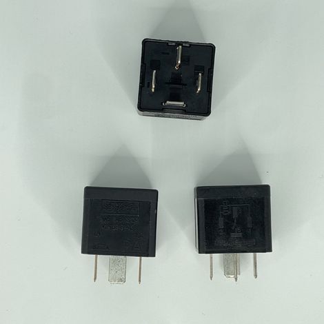 1425752 Brandneues Ford-Autorelais 5M5T14B192CA Tyco Relais V23136-B1-X66
