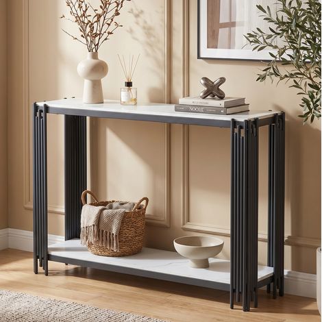 Mesa consola de 123,5 x 33,5 x 80 cm con 2 estantes, tablero efecto mármol blanco, estructura metálica - negra (1/5)
