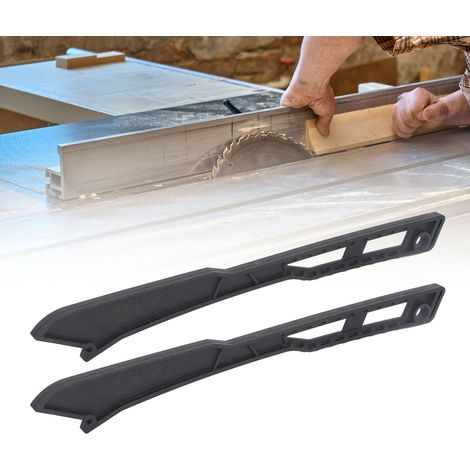 Zweiteiliger Sicherheitsgriff für Plattensägen, Kreissägen und Bandsägen. Schützt Hände und Finger, verhindert Rückschläge und gewährleistet Sicherheit für Profis und Hobby-Holzwerker. (1/5)