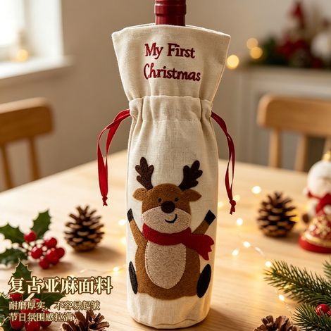 Weihnachtsdekorationen, Weinflaschenhüllen aus Leinen, Weinflaschenhüllen aus Stoff mit Cartoon-Motiven, Restaurantambiente.