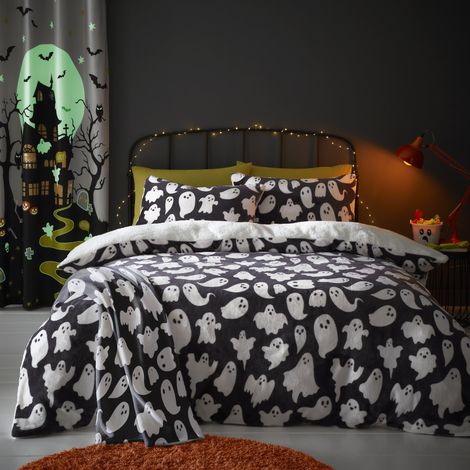 Housse de Couette Polaire Fantômes Halloween Taille Lit Double (200 x 200cm) Design Réversible Polaire Douce et Moelleuse Blanche Linge de Lit Fantôme Décoration Halloween (1/4)