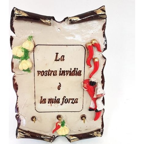 TrAdE Shop Traesio - Quadretto Con Ganci La Vostra Invidia Pulcinella Portafortuna Terracotta -