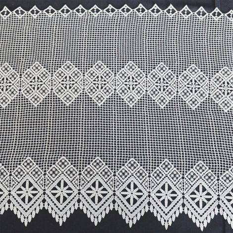 Brise bise en macramé au style graphique Blanc 30x45 cm