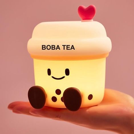 Luce notturna a forma di bubble tea, con perline in silicone a forma di tè al latte, decorazione per la cameretta, caricatore USB C. (1/5)
