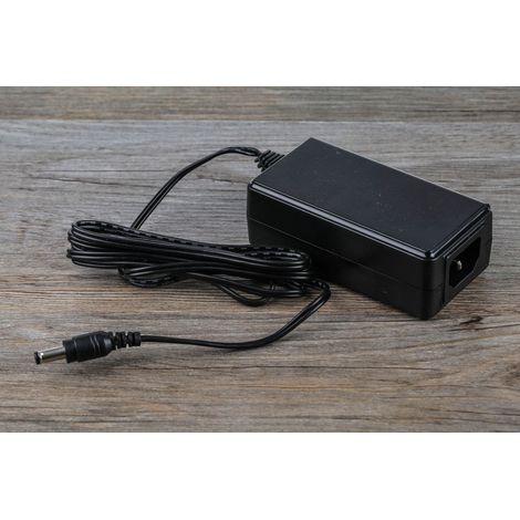 Alimentation de bureau 30W sortie 12V c.c. 0  2.5A, entrée C14 100  240 V c.a. ( Prix pour 1 )