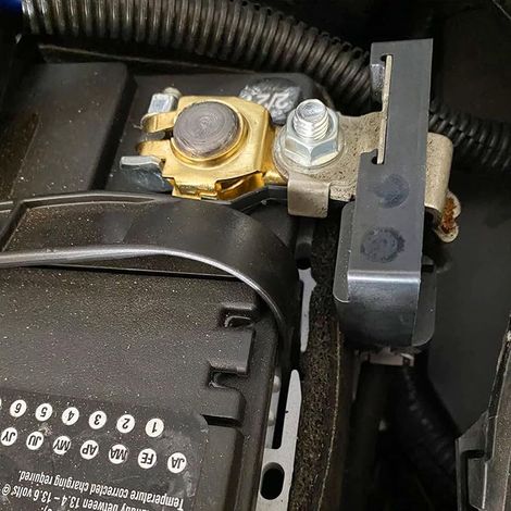 Amper Batterieklemmen-Set mit M8-Mutter, kompatibel mit Nissan Altima Murano Pathfinder Maxima Quest Rogue Titan Versa etc., 243407F000 und 243407F001 (1 Paar) (1/5)