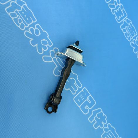 80430-VB00A is a front door hinge limiter brace for Nissan Patrol Y61. (1/4)
