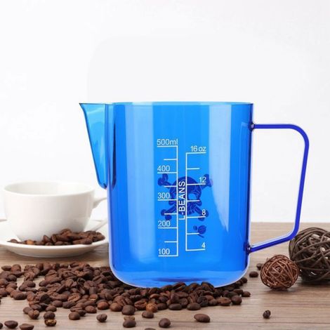 Pitcher à lait acrylique ménager 600ml bleu, avec échelle, tasse à mousseur pour latte, design professionnel et précis Femeo (1/5)