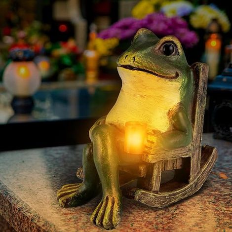 Statue de Grenouille Decoration Jardin Exterieur, Figurine Grenouille Résine Étanche avec Lumières LED à énergie Solaire, Idee Cadeau Femme Hommes Balcon Chambre Decoration