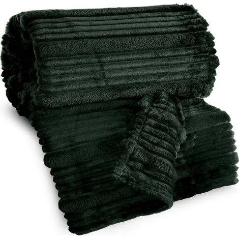 COPERTA IN PILE EUROFIRANY CIPEŁY NINA MOTIVO IN RILIEVO 150X200CM VERDE SCURO (1/5)