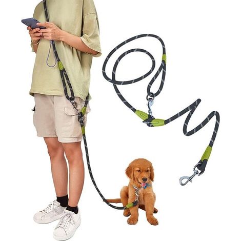 Questo guinzaglio è adatto a cani di taglia grande, media e piccola e facilita la corsa, le passeggiate e l'addestramento. È realizzato in nylon molto resistente. (1/5)