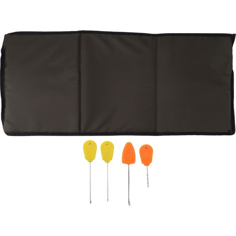 Tapis de réception de pêche multifonctionnel en éponge avec 4 aiguilles à appâts, pliable en 3 parties, idéal pour le camping et la randonnée. (1/5)