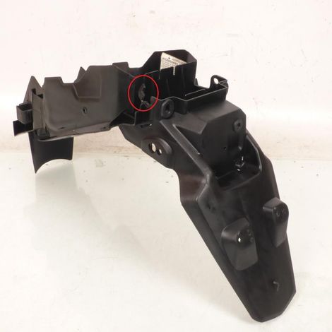 [PRODUIT D'OCCASION] Passage de roue origine pour Moto Honda 125 CBR 2007 à 2010 (1/3)