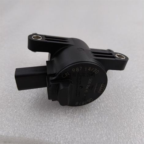 Die Teilenummer 5Q0906457 ist kompatibel mit der elektronischen Zusatzwasserpumpe 5Q0906457K von Volkswagen Magotan CC und Skoda Audi. (1/4)