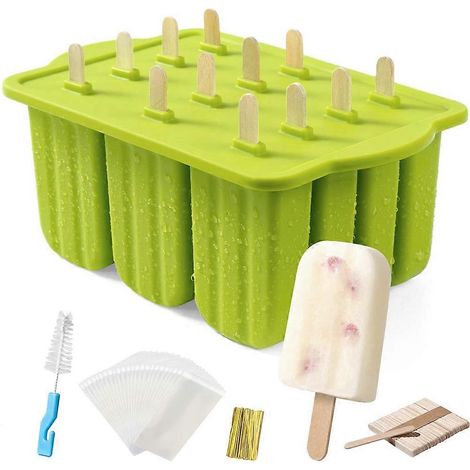 Utensilien für die Zubereitung von hausgemachtem Eis im Sommer: Silikon-Eisformen, Holzstäbchen, Küchenzubehör, erfrischende Snacks. (1/5)
