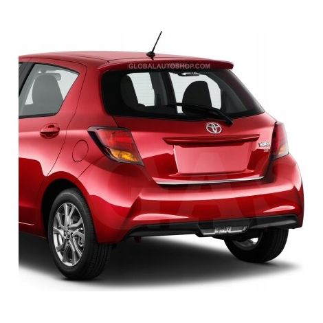 Toyota Yaris III - tira cromada. Portón trasero cromado. (1/4)