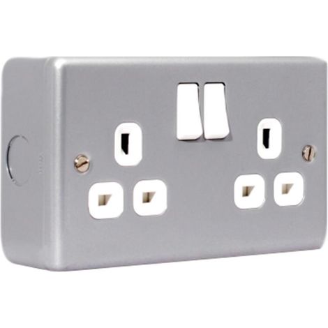 Masterplug MC522-01 Metal Clad Switched Socket 2-Gang 13A MSTMC522 (1/3)
