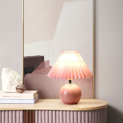 Lampe de table plissée mignonne de style vintage avec base en céramique rose et abat-jour plissé rose
